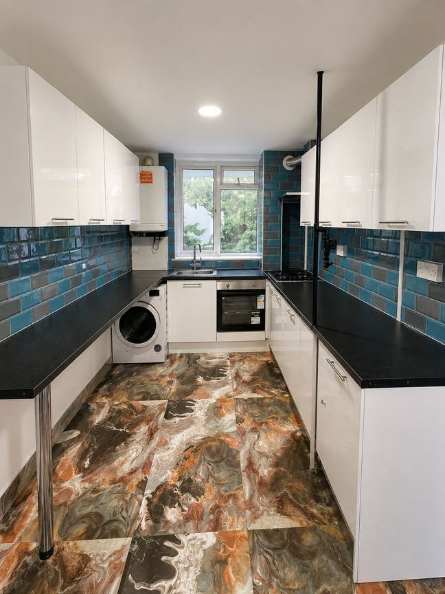 4/5 Rooms Available Now | Near Tower Bridge! Main Photo