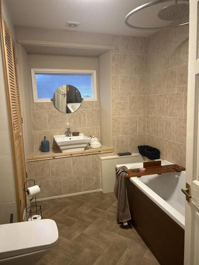 Large bedroom with own bathroom  Main Photo