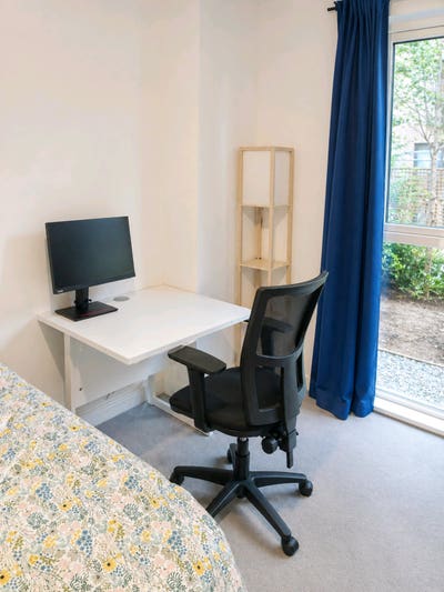 Furnished double room near Walthamstow Central Main Photo