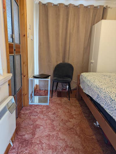 En-suite single Room with separate Entrance Main Photo