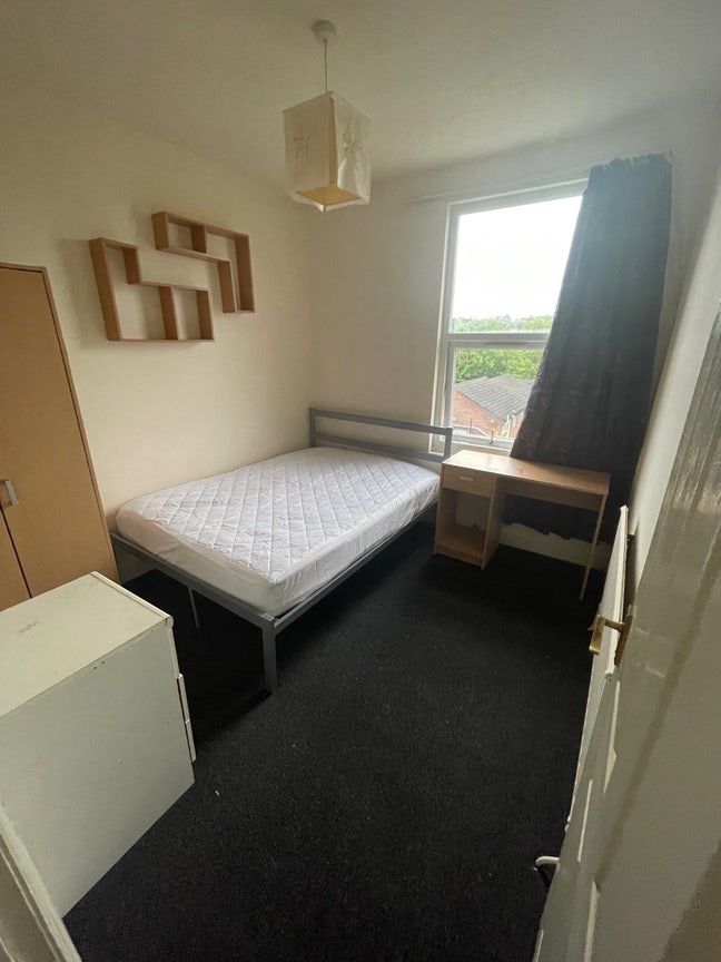 Double Room, Close to City Centre Main Photo