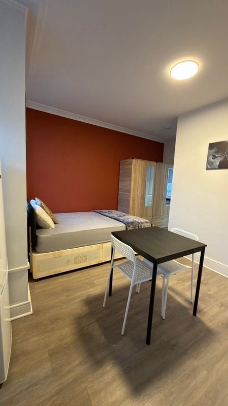 ✨🏡 Studio Flat to Let in Willesden Green Main Photo