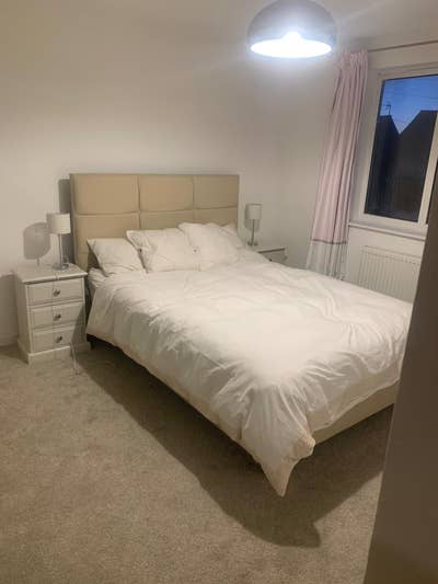 Large, double room 10 mins from Bicester Village ( Main Photo