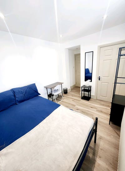 *No Deposit* Double Ensuite Room in N17  Main Photo