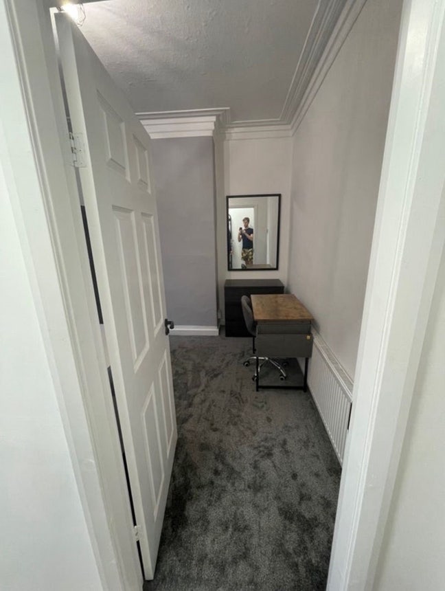 Furnished Double Bedroom  Main Photo