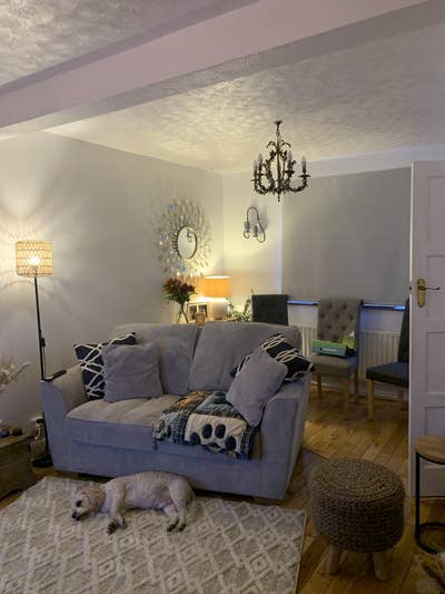 Bright clean room in friendly house  Main Photo