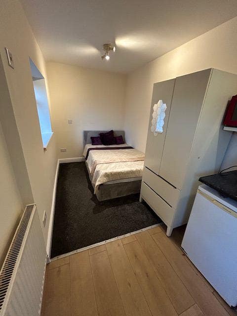 Double En suit room with Kitchenette  Main Photo