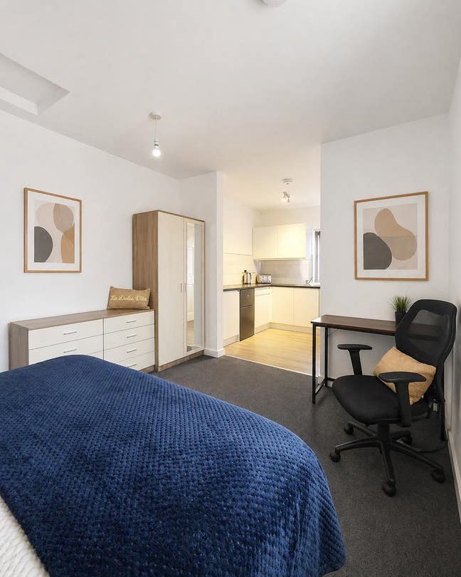 Brand New Studio Room In City Centre Main Photo