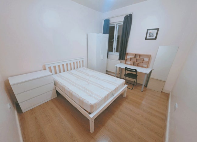 Large Furnished Double Room – Finsbury Park Main Photo