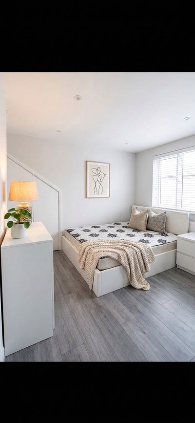 Spacious Double with Own Kitchenette Main Photo