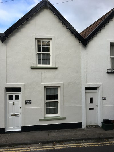 Double room in pretty cottage . Sole use Monday  t Main Photo