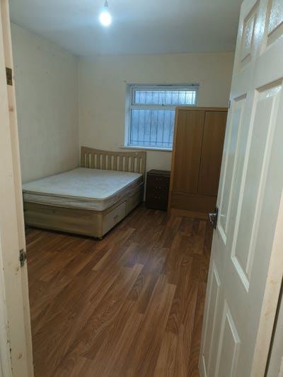 Double room available in Chapel town, LS7 Main Photo