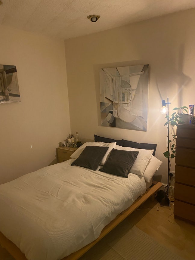 Large Double Room - NW3  Main Photo