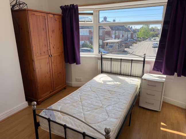 HMO @ 17 Shirley Ave Main Photo