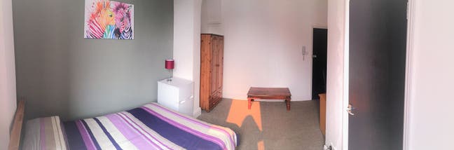 Spacious Double room Available to Let ! Main Photo
