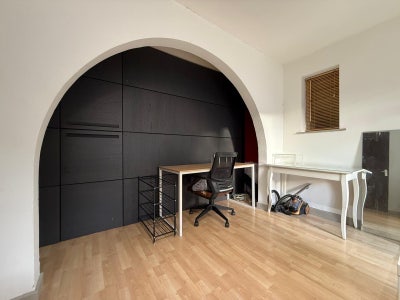 Furnished Double Room with Private Living Room Main Photo