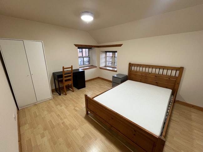 Fully Furnished Student Accommodation Available Main Photo
