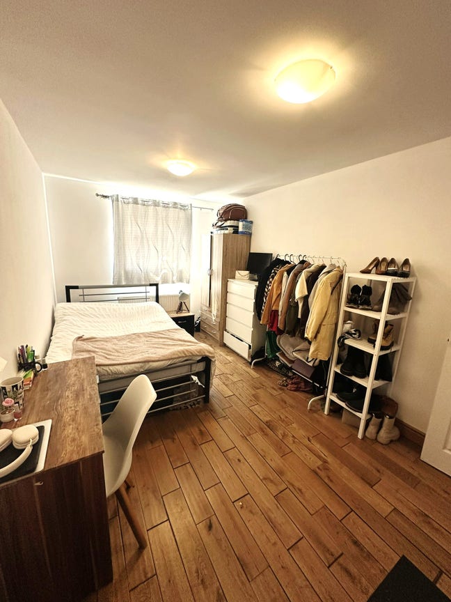 Spacious Ensuite Room - Zone 2 (Central Line) Main Photo