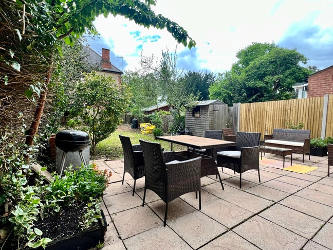 Huge Double Garden Bills Included Available NOW! Main Photo