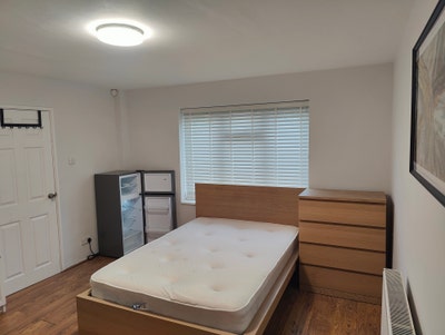 Large Double Room|Private Fridge|One person home Main Photo