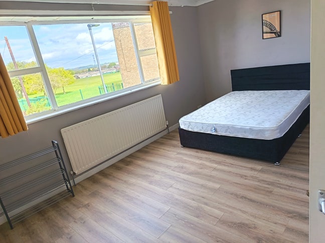 Beautiful house in quiet neighbourhood Main Photo