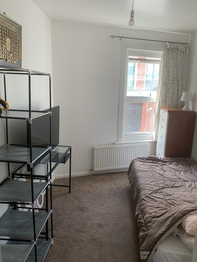 Bright Single Room to Rent - Acton Central Main Photo