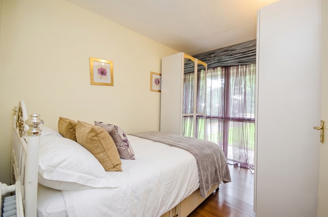 Lovely 1 bed flat is located in Highgate. N6 Main Photo