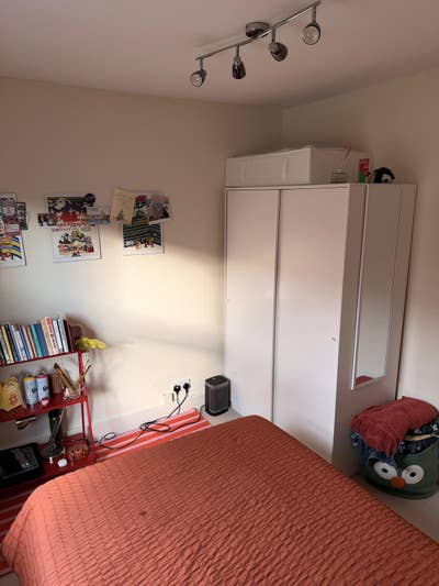 Cozy Room Available in Fulham  Main Photo