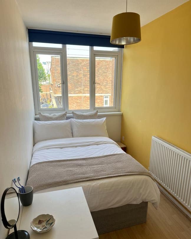 Double Room Battersea | 16th May | &pound;840/880 Main Photo