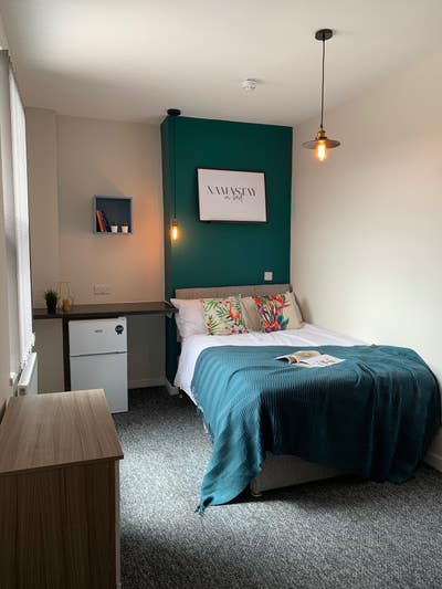 Double Bedroom W/Ensuite - B64 Main Photo