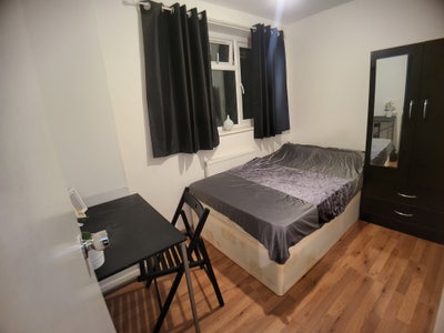 Bargain!!! Book today!! 2mins to Station!!!  Main Photo