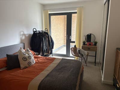 Large en-suite room just off Bermondsey street Main Photo