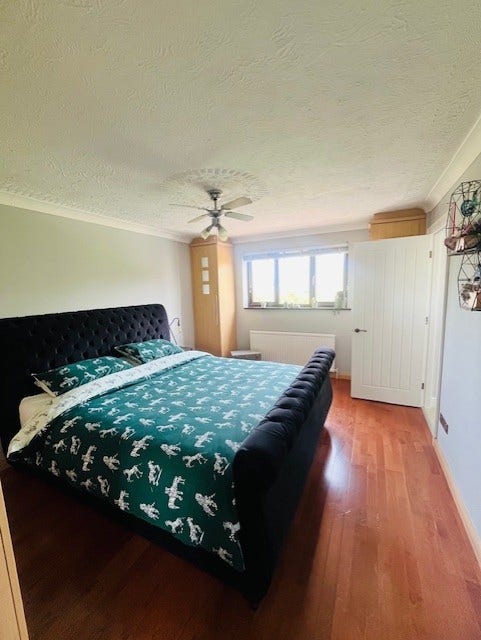 Large En-Suite Room | Super King Bed | Bills Inc Main Photo