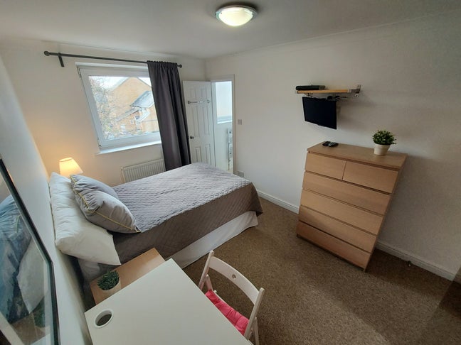Double Room with Ensuite Main Photo