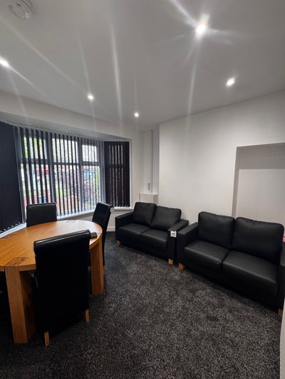 4 Bedroom Shared House Main Photo