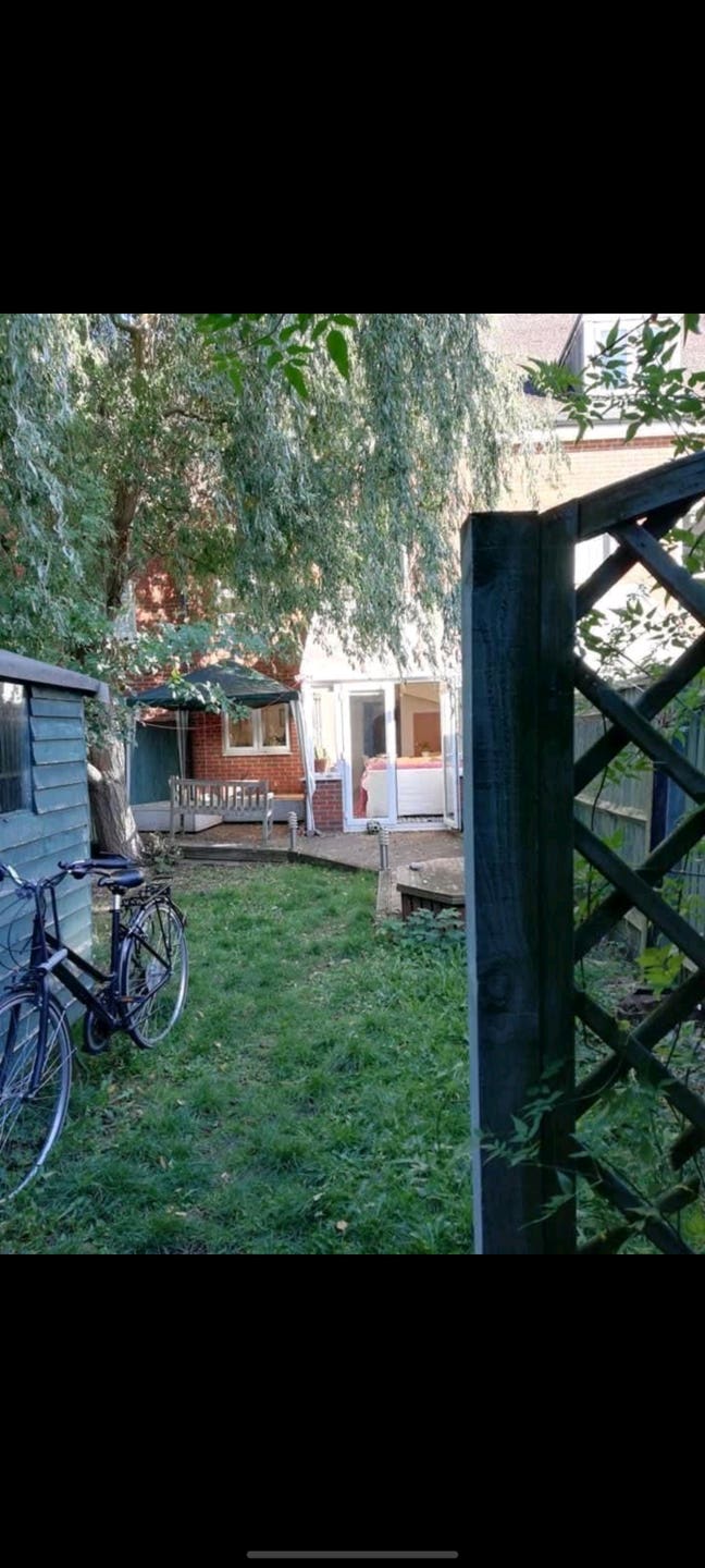 Cozy room in friendly house Main Photo