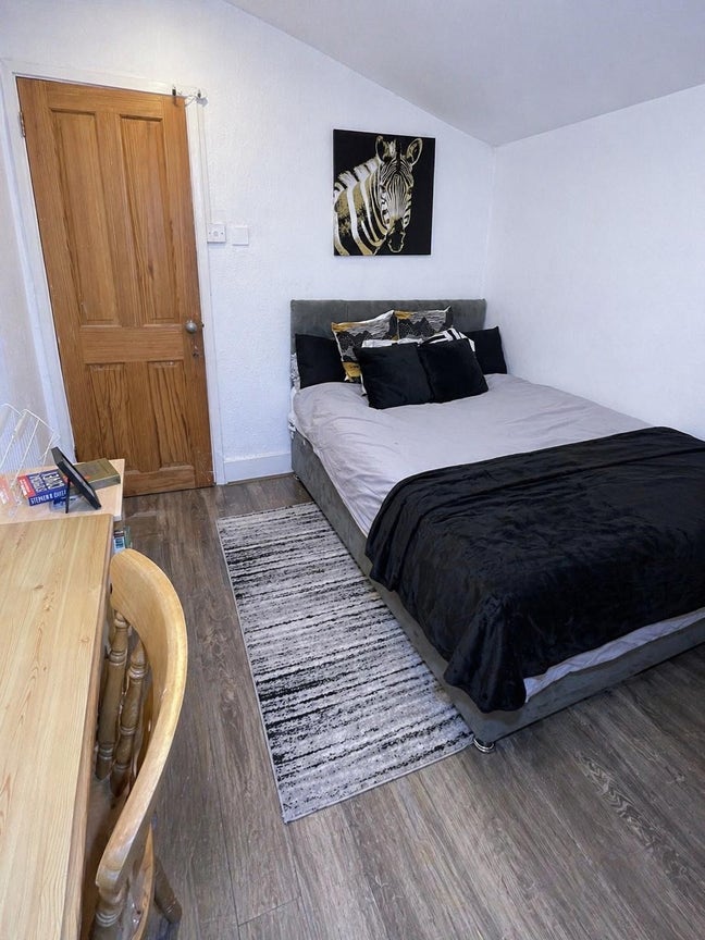 Modern bedroom house share in Chatham  Main Photo