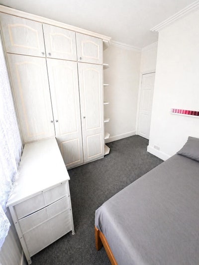 Room to rent  Main Photo