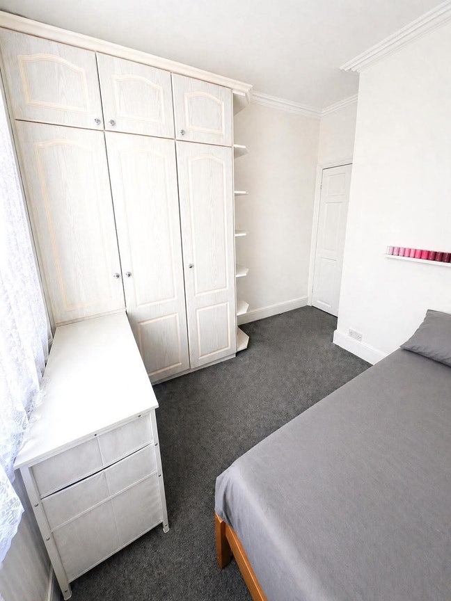 Room to rent  Main Photo