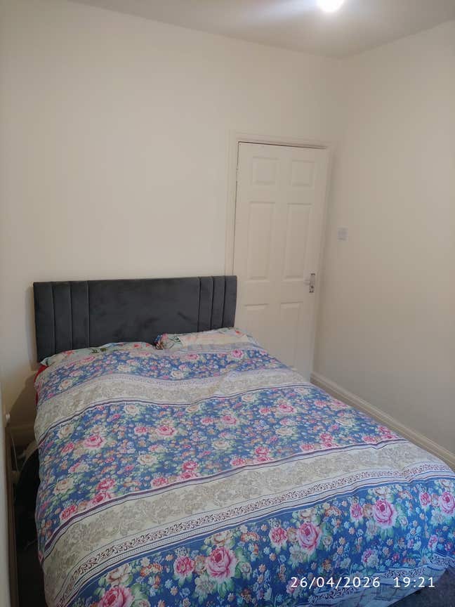 Double bedroom available in Hendon Main Photo