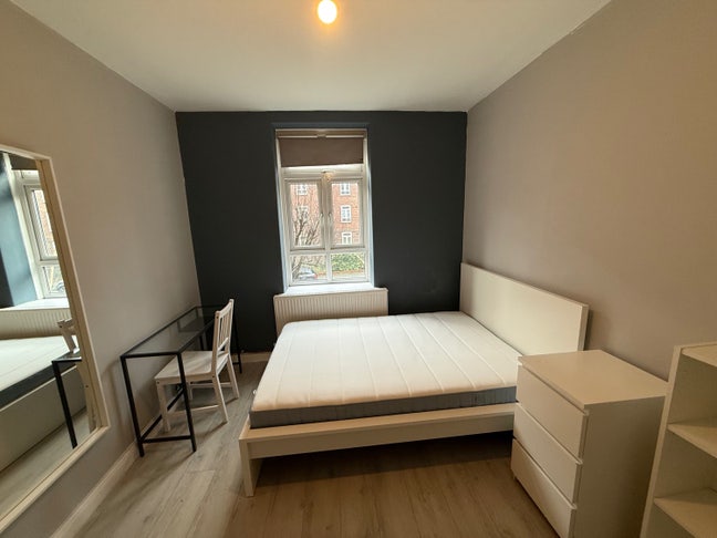 Cosy Room Next The River! Main Photo