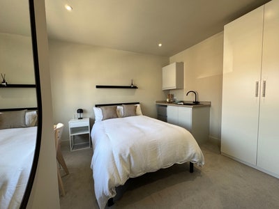Luxury En-Suite Room | Professionals | Parking Main Photo