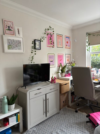 Large, bright room available from July  Main Photo