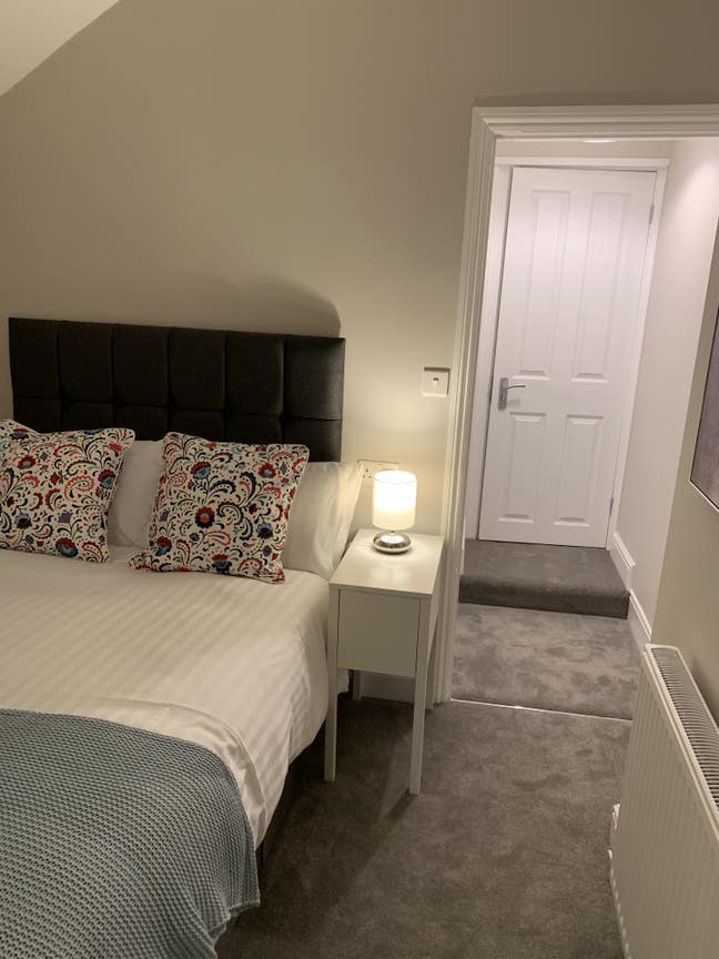 Lovely Double Room with En-suite Main Photo