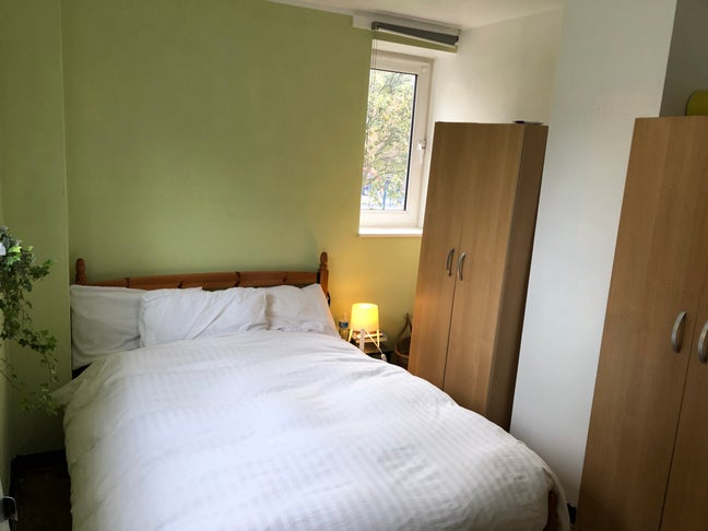 Warm & Welcoming Bermondsey Home 😱 Room Ready Now Main Photo