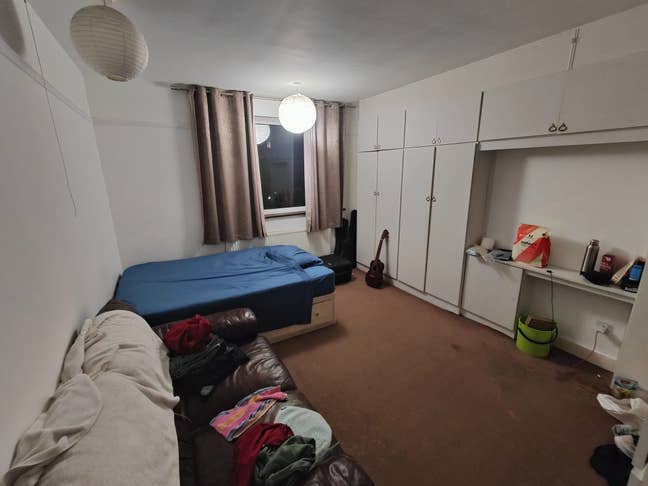 Huge Room Close to Metropolitan Line - No Deposit! Main Photo