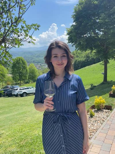 I am a female aged 26. I am looking for a sin... Main Photo