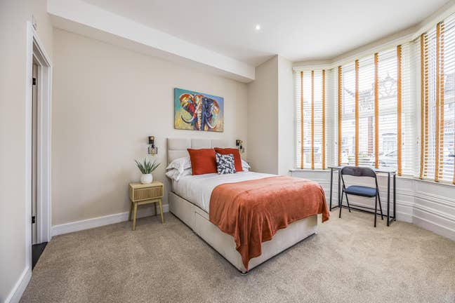 Gorgeous Ensuite Rooms Available in Hilsea Main Photo