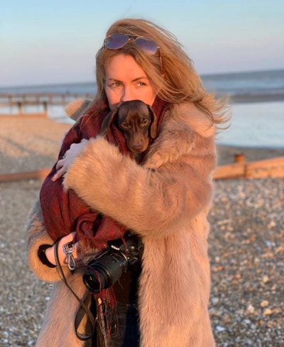 Creative gal & tiny furry pal need a home!  Main Photo