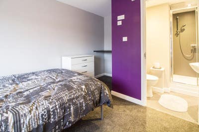 West - East Malling, Kings Hill. En-suite double.  Main Photo